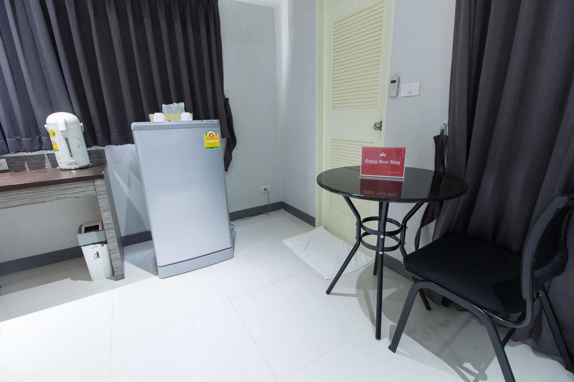 Zen Rooms Yaowarat Soi 7 Bangkok Luaran gambar